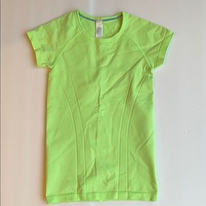 Ivivva short sleeve active wear Size 8